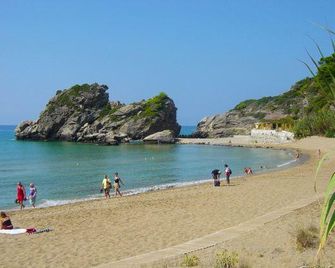 Holiday Apartments in Pelekas Beach, Corfu - Pelekas - Strand