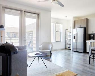 Sonder at Hance Park - Phoenix - Living room