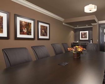 Ramada by Wyndham Surrey/Langley - Surrey - Neuvotteluhuone