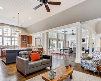 Minutes from Downtown Easton and St. Michaels | Pool | Private Dock | Luxury - Royal Oak - Living room