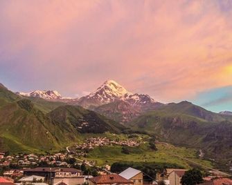 Alpine Lounge Boutique Hotel - Stepantsminda