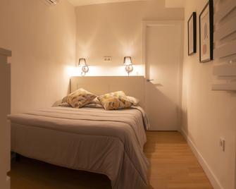 Hostal Montaloya - Madrid - Habitació