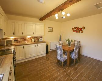 Chestnut Barn, Westfield Country Barns, Braunston - Daventry - Kitchen