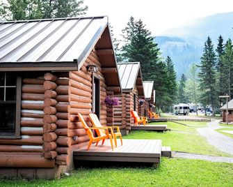 Jasper Gates Resort - Jasper Hinton