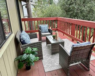 Prime Location Yosemite Expedition by Casa Oso - Oakhurst - Balcony