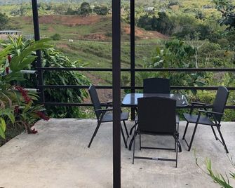 comfortable, fresh, 2 bedroom in the country - Utuado - Balcón