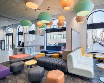a&o Hostel Budapest City - Budapest - Lounge