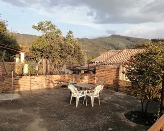 Habitaciones Casa Campestre Duitama - Duitama - Patio