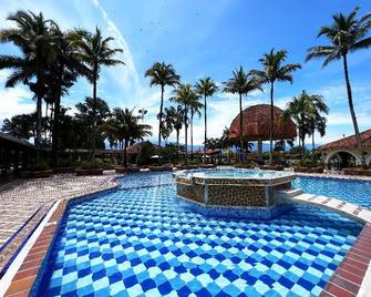 Tequendama Hotel Campestre Villavicencio - Villavicencio - Pool