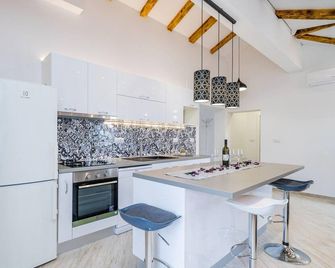 Amazing Home In Slano With Kitchen - Slano - Kitchen