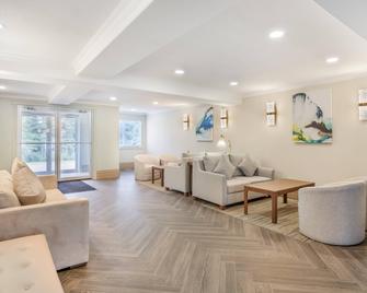Velora Hinton, Ascend Hotel Collection - Hinton - Lobby