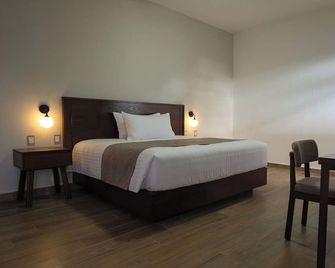 Aura Hotel - Уруапан