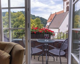 Hotel-Gasthaus Goldener Engel - Glottertal - Balcony