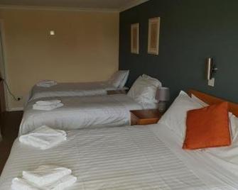 Queensberry Arms Hotel - Annan - Bedroom