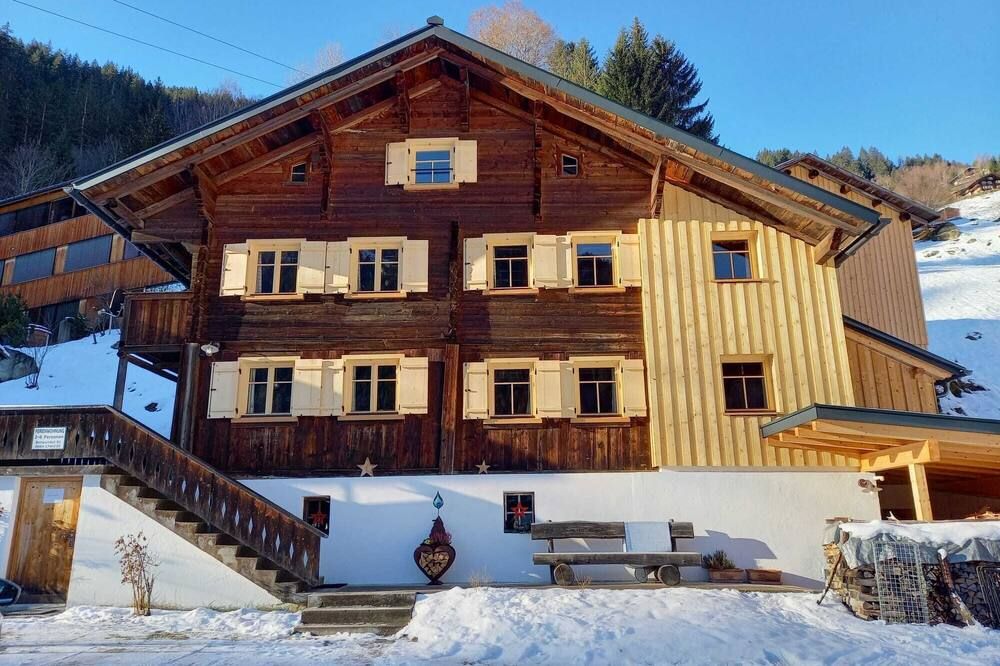 بايو - هوتل سالادينا