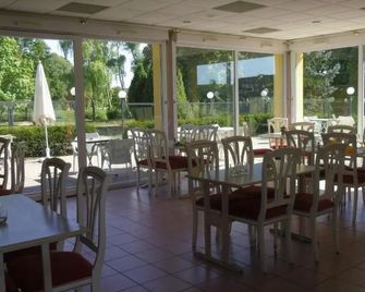 Enzo Hotels Bulgneville by Kyriad Direct - Bulgnéville - Restaurant