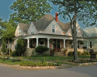 Janssen Park Place B&B - Mena - Building