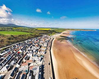 Sandpiper Cottage - Buckie - Beach