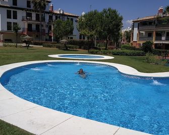 Privileged setting near the beaches of the Algarve. - Ayamonte - Pool