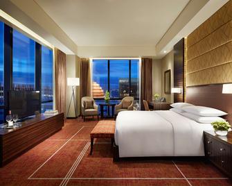 هيات ريجينسي مانيلا، سيتي أوف دريمز - باراناكوي ستي - غرفة نوم