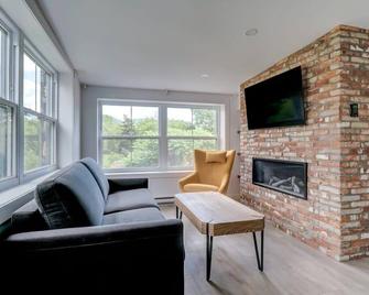 Condo 3 Chambres Vue Sur La Montagne 837 - Bromont - Living room