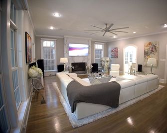 Highland Park Mansion on Beverly Drive, 1080 feet from SMU’s stadium! - Dallas - Sala de estar