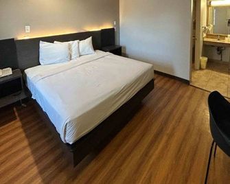 1 King Bed|mobility|ri Shwr|micfridge - Mojave - Gebäude