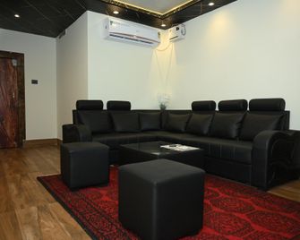 Raju Inn - Puri - Sala de estar