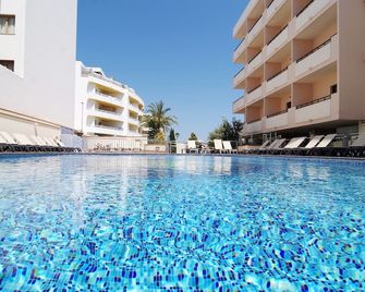 Invisa Hotel La Cala- Adults Only - Santa Eulària des Riu - Zwembad