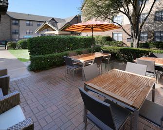 Residence Inn by Marriott Dallas Plano/Legacy - Plano - Patio