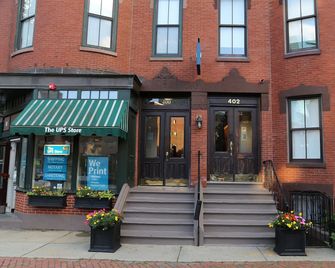 Maverick Suites at 402 Columbus Ave - Boston - Building