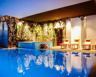 Hotel Kocibelli Pool & Spa - Korçë - Piscina