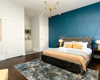 Esplanade Lodge - Whitley Bay