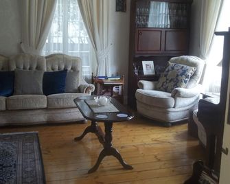 St Judes B&B - Galway - Living room