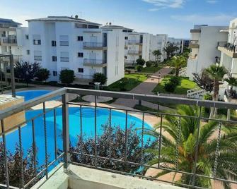 Superb apartment in a residence with swimming pool - Ben Slimane - Piscina