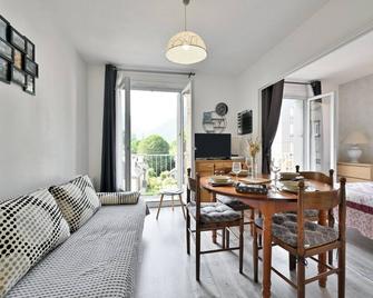 L'Encatador - Bagnère-de-Luchon - Saint-Mamet - Dining room