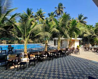 Sun N Sea Resort - Diveāgar - Building