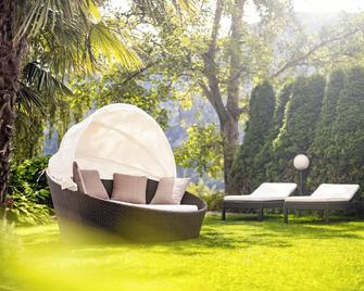 Hotel Am Sonneck - לאגונדו - פטיו