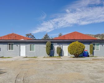 6 Mi to Frazier Mountain: Cozy Studio Retreat - Frazier Park - Building