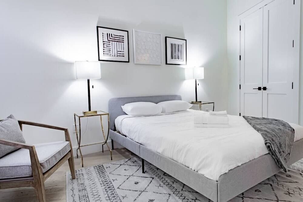 Vibrant 2-Br Luxe Flat Adjacent Eastern Market Walk To Metro Barracks Row Capitol Hill - וושינגטון די.סי - חדר שינה
