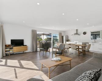 The Waihi Beach House - Waihi Beach Holiday Home - Waihi Beach - Living room