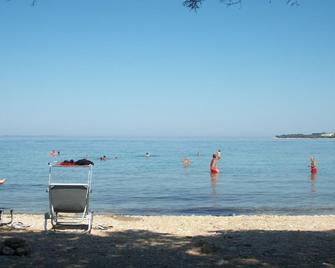 Apartments Midi - Petrčane - Strand