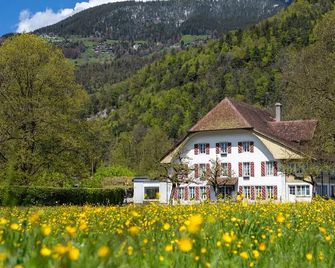 Neuhaus Golf- & Strandhotel - Interlaken - Building