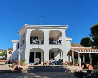 6/10 people - Ground floor garden feet 400m from the beach of San Gines - La Azohia - Edificio
