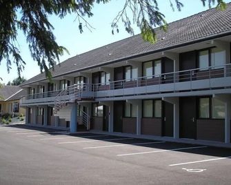 Hôtel Pierre Blanche - Châtillon-en-Michaille - Building