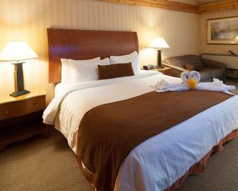 Pinestone Resort & Conference Centre - Haliburton - Bedroom