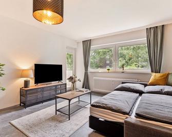 Arena trifft Suite by Cordis Sky in direkter Umgebung zur Arena - Gelsenkirchen - Wohnzimmer