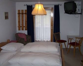 Pension Holzknechthof am See - Neustift im Stubaital - Bedroom