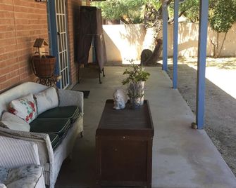 Beautiful Golf Course Home - last minute deal April See availability - Tanque Verde - Patio