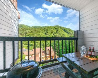 Gapyeong Chaelogji Pension - Gapyeong - Balcony